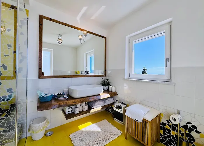 Yourhome - White House Gio