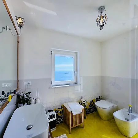 Yourhome - White House Gio