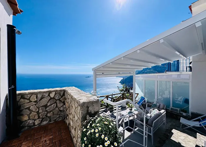 Yourhome - White House Gio Ferienhaus